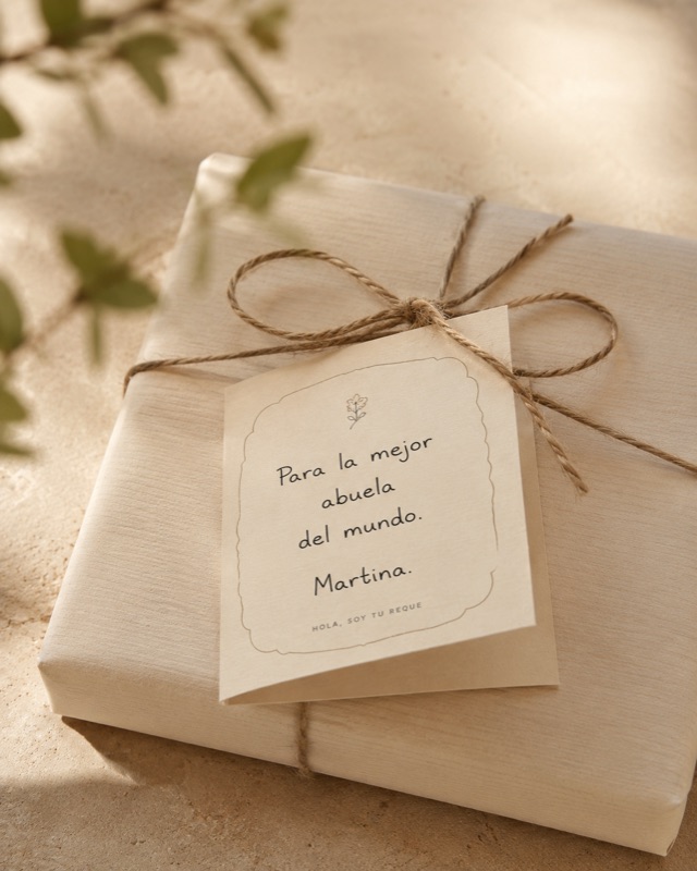 Tarjeta personalizada con el nombre del peque